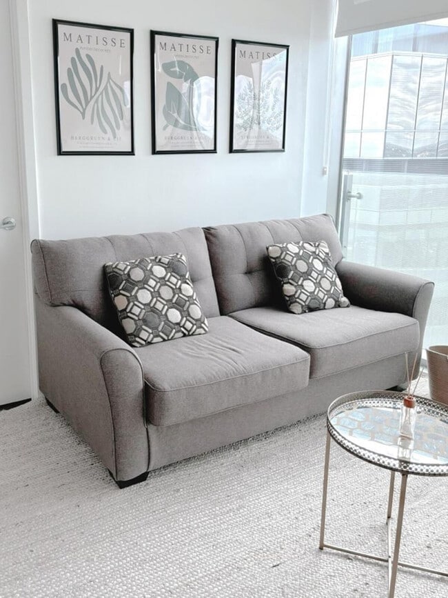 Building Photo - 25 Grand Trunk Crescent Unit SI ID1520082P