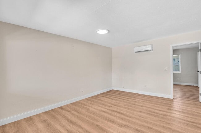 Photo - 800 Moffett St Unidad 3