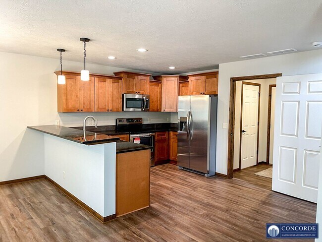 Luxurious Townhome with Stunning Design, E...