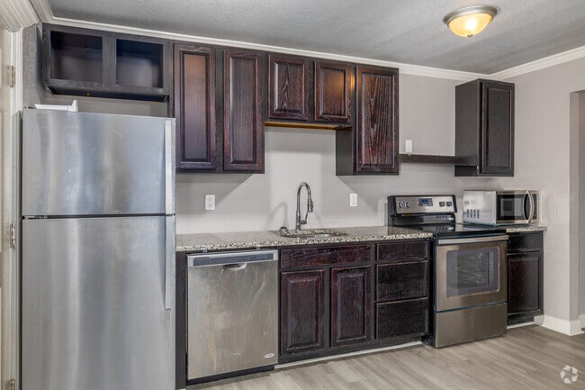 1BR, 1BA - 650SF - Kitchen