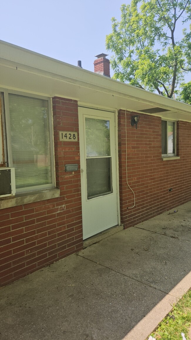 Building Photo - 1428 N Campbell Ave Rental