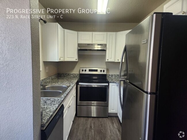 Building Photo - 223 N Race St Unit C Rental