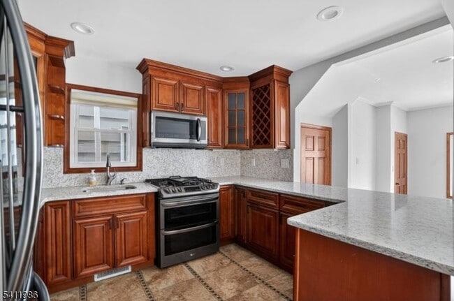 Building Photo - 16 George St Unit 1