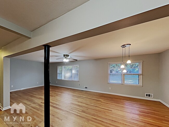 Photo - 1081 McCalla St NE