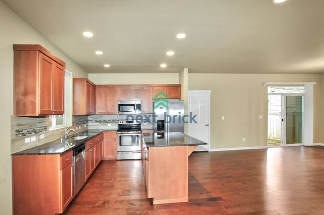 Photo - 3 Bed and 2.5 Bath Single-family Home Avai...