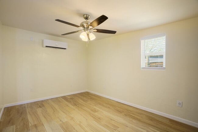 Photo - Headingly Ave (505) Unidad Casita