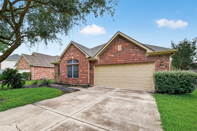 Building Photo - 24222 Lake Path Cir