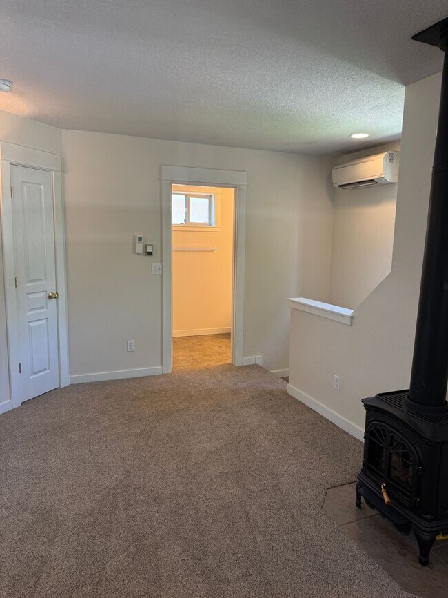 Photo - 437 NE Irving Ave Unidad 2