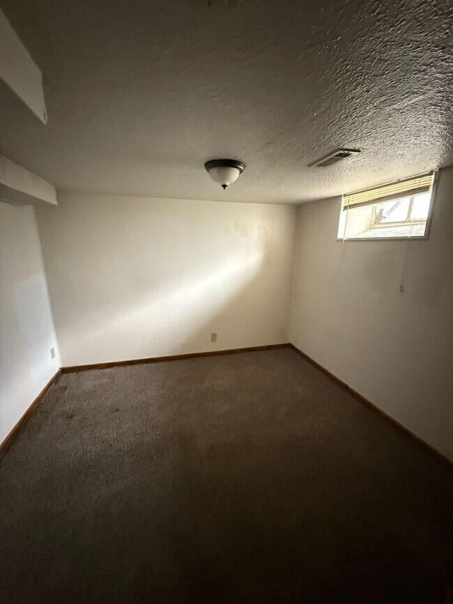 Photo - 227 W 14th St Unidad Lower Level