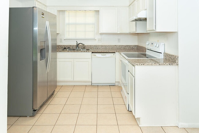 Photo - 244 Live Oak Ln NW