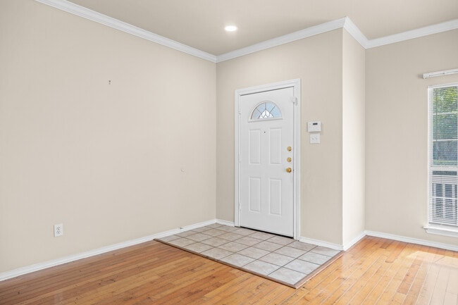 Photo - 511 Shannon Rose