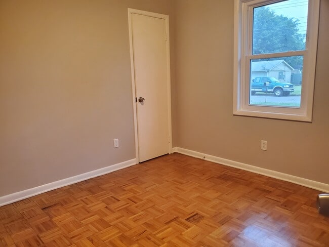 Photo - 3303 Avery Ave SW