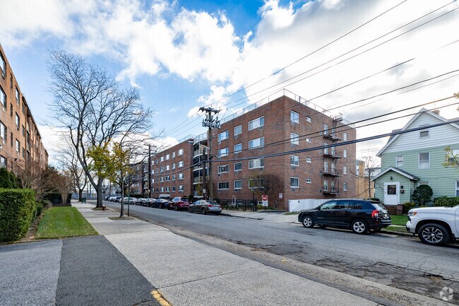 Neighborhood Context - Sterling Arms Owners Corp.