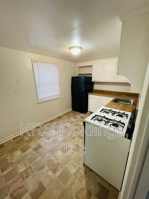 Photo - 1831 Kingston Ave Unidad C