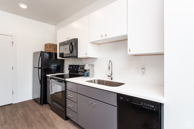 1BR, 1BA - 453-515 SF - The Juniper