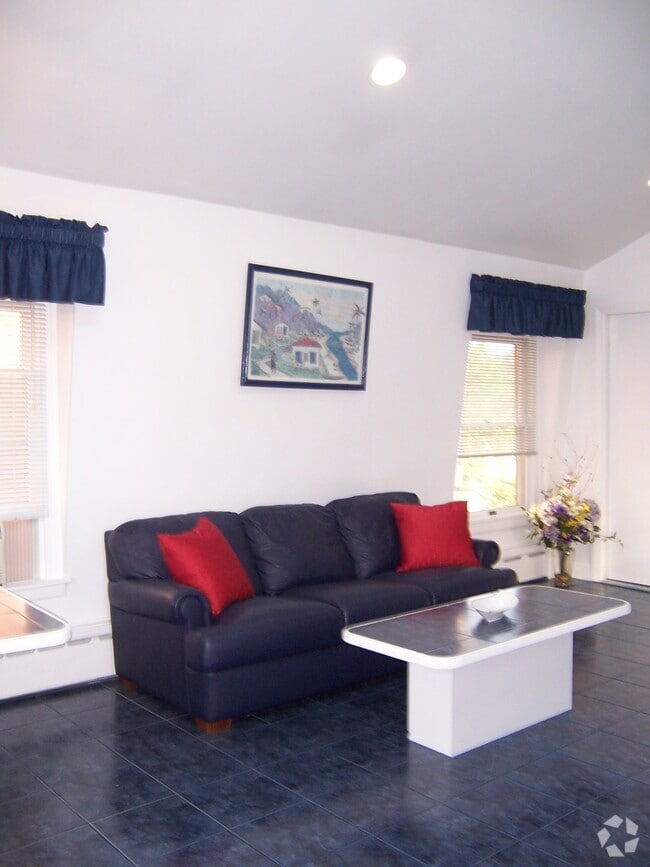 Building Photo - 79 Harvey St Unit One Bedroom furnished Apt