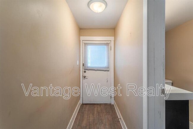 Photo - 815-2 Martin Ave