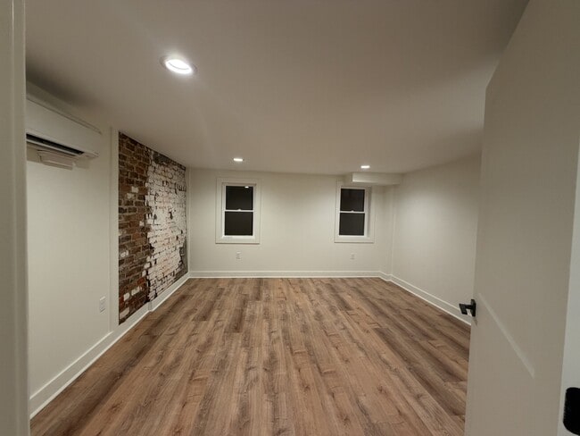 Photo - 203 W Main St Unit B Lower