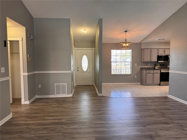 4125 E Vista Ct