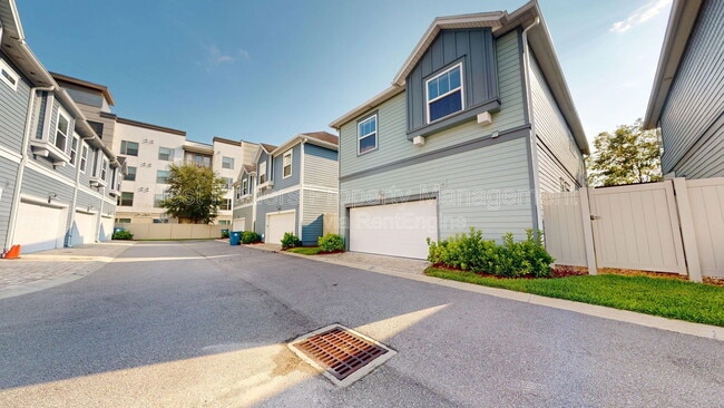 Building Photo - 7430 Beach Walk Place Rental