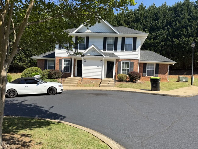 Building Photo - Creekside Retreat Townhomes