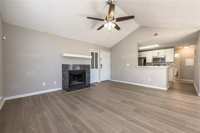 1107 Sandy Ln Dr