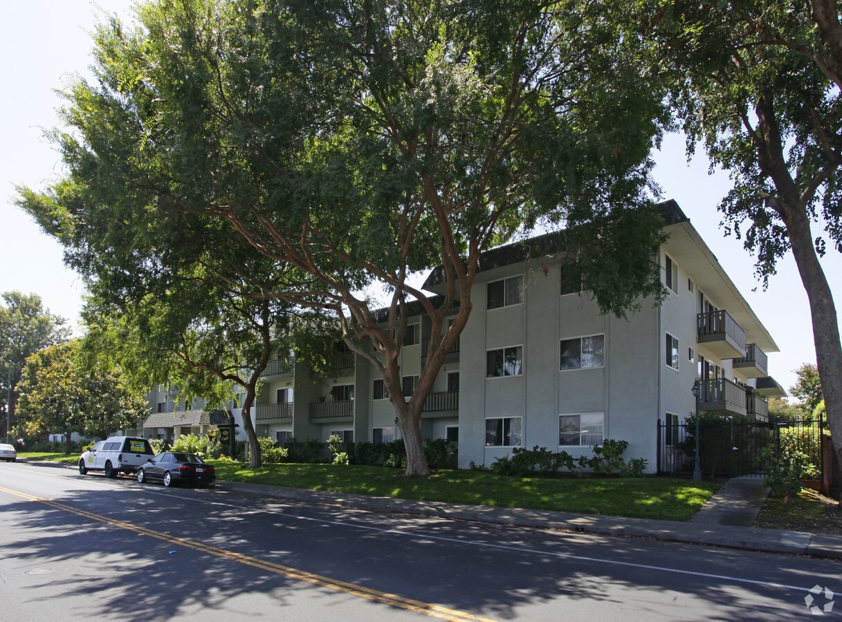 Camille Apartments - The Camille Apartments Unit TH-A
