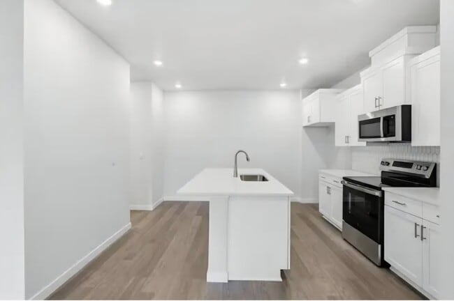 Photo - 406 SW 32nd St
