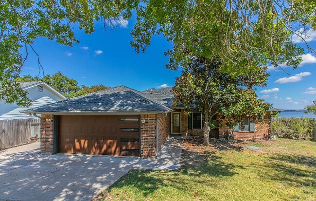 Building Photo - 3349 Eagle Point W Ave