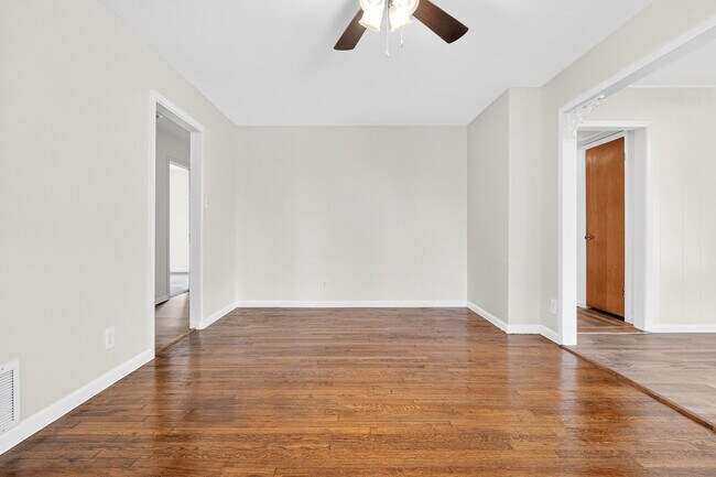 Photo - 1302 Redondo Dr