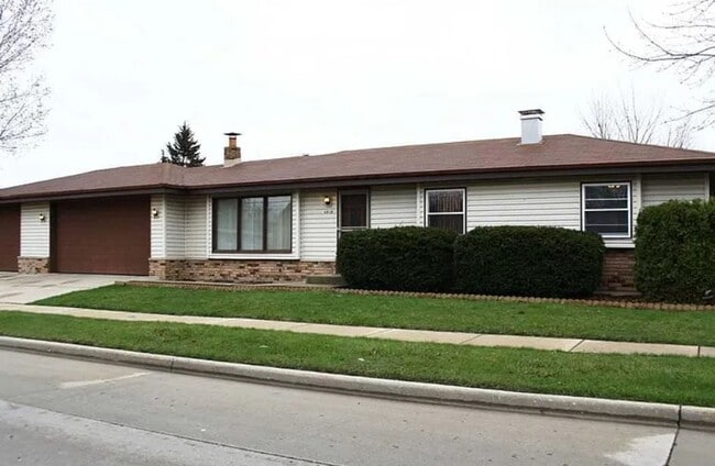 Building Photo - 6809 60th Ave