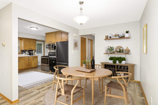 Comedor - 2525 Maple Ln