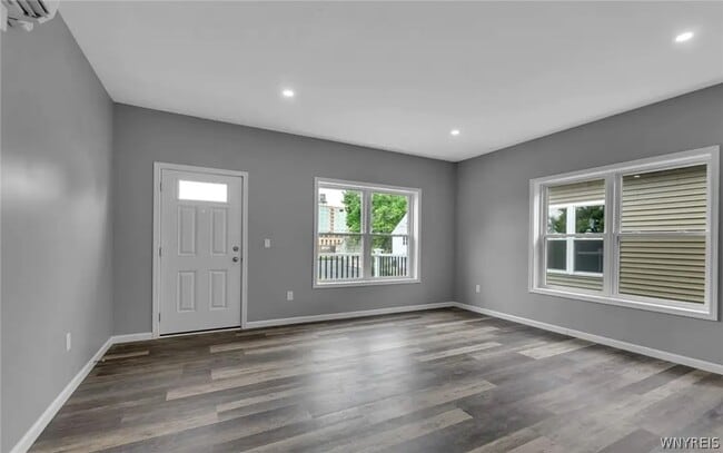 Photo - 140 Seymour St