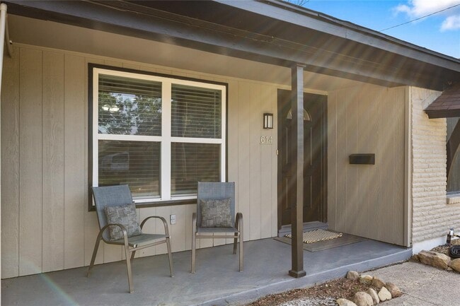 Photo - 614 Cambridge Dr