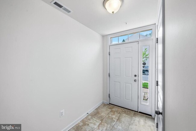 Building Photo - 644 Shore Forest Dr