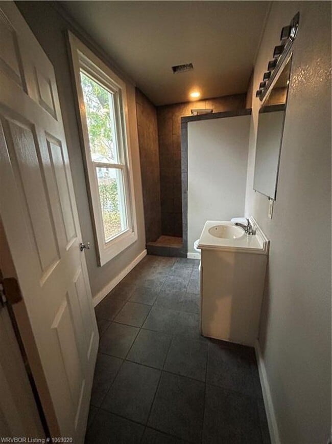 Photo - 600 S 17th St