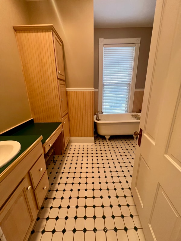 Photo - 1112 E Walnut St