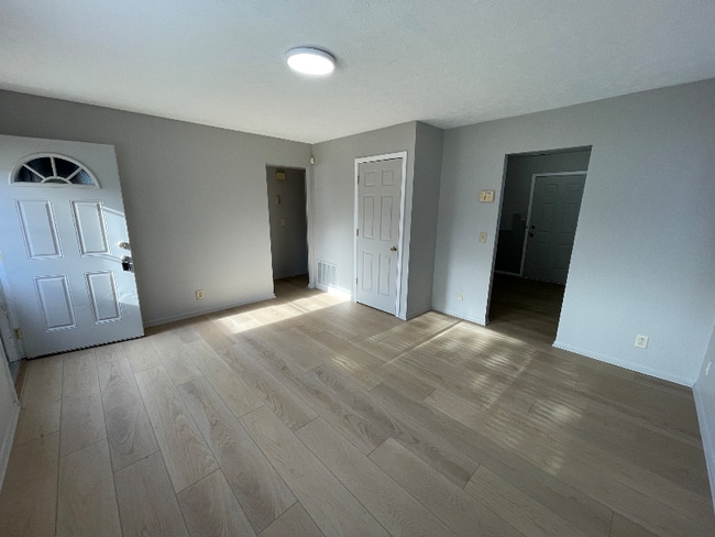 Photo - 3830 Blondo St