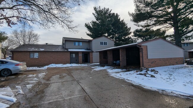 Building Photo - MN Cedar Village (833) Unit Apt C