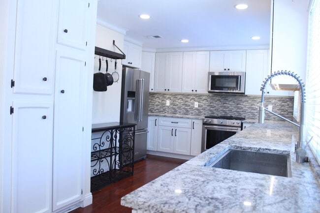 Photo - 9100 Castlebar Way