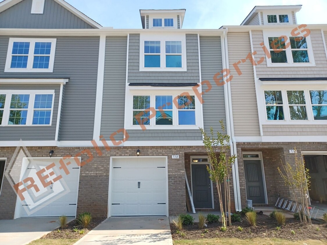 Built in 2022! 3 Story 3 Bedroom 1-Car Gar... - Built in 2022! 3 Story 3 Bedroom 1-Car Gar...