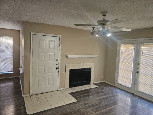 Photo - 9605 Walnut St Unidad 12105