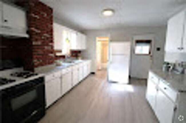 Building Photo - Beautiful Updated 3BD/2BA Rental