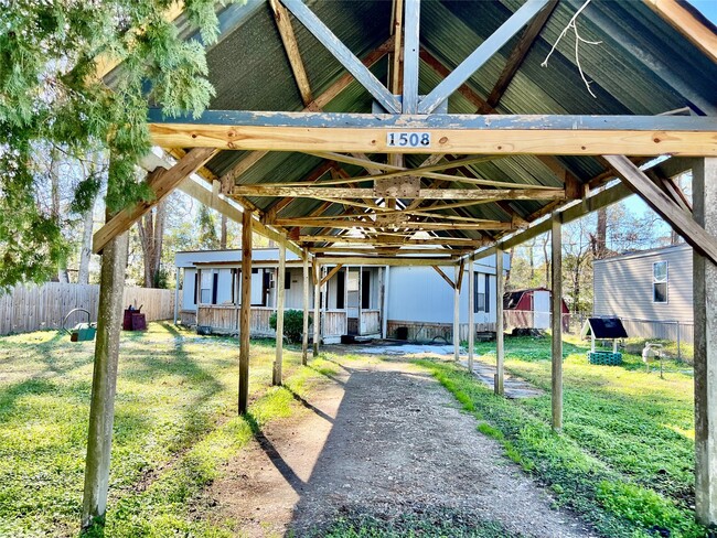 Photo - 1508 Darden Dr