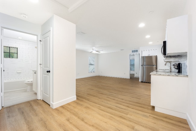 Photo - 3375 SW Mapp Rd Unit 201