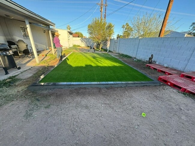 Photo - 5-Bedroom Tempe Home Near ASU with Garage & Covered Patio