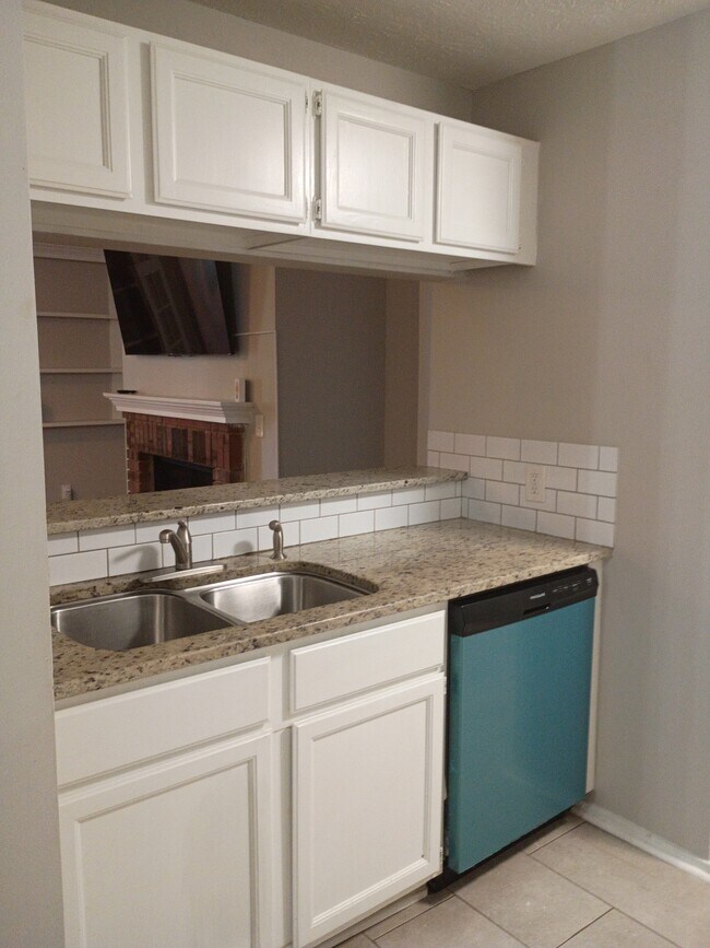 Photo - 5556 Mountain Springs Cir Unidad B