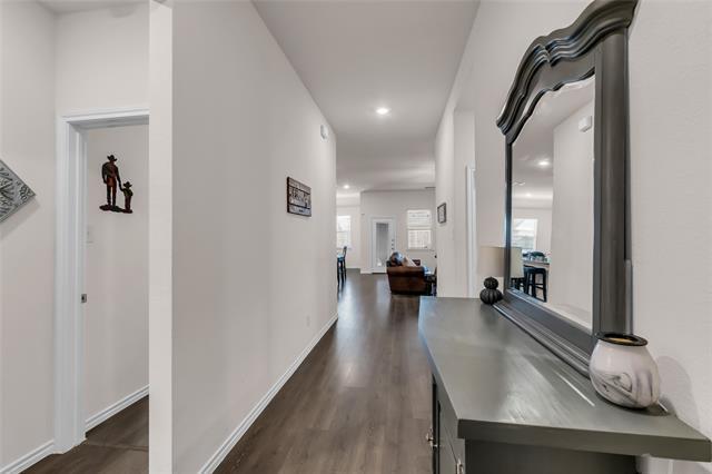 Photo - 900 Honey Maple St