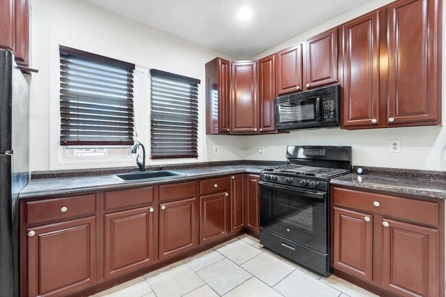 Photo - 156 Shepard Ave Unidad 2