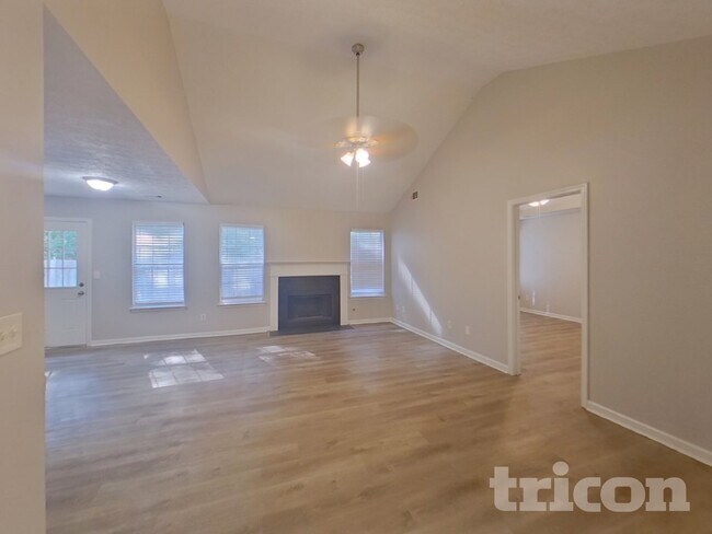 Photo - 5813 Wellborn Creek Dr